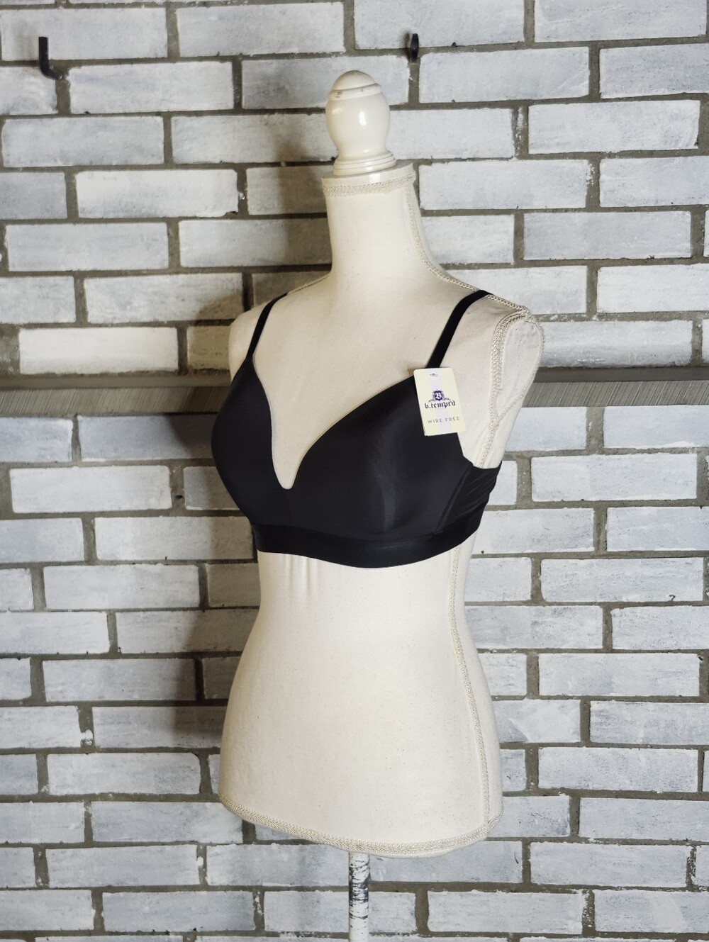 • NWT b.tempt'd by Wacoal 956227 Opening Act Wire Free T-Shirt Bra Sz 34D Black